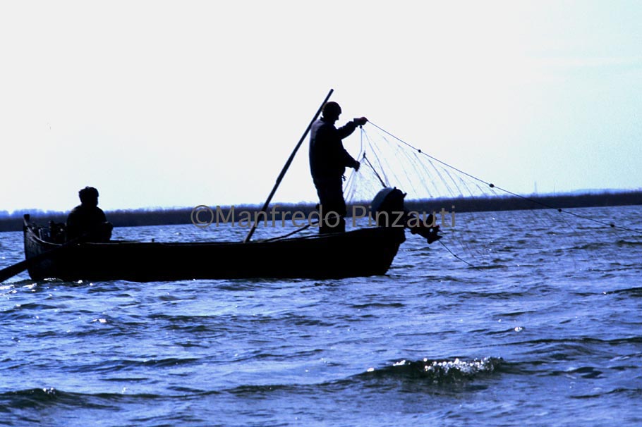 14 Danube ' s Delta . Fishing on Sulina Arm