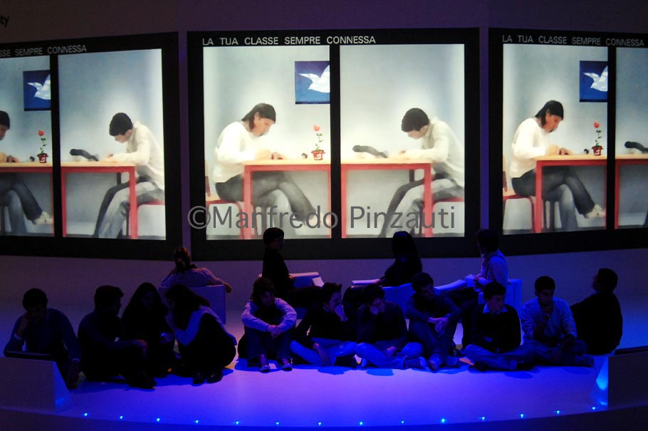 16 Philips LivingSimplicity . La Tua Classe connessa