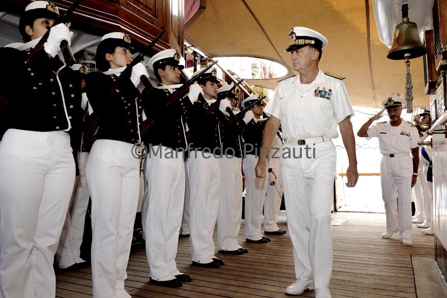 Cadetti Accademia Navale /Nave Scuola Amerigo Vewspucci.A day on board of Italian School-Ship.Life of Cadets.