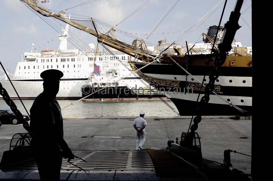 Cadetti Accademia Navale /Nave Scuola Amerigo Vewspucci.A day on board of Italian School-Ship.Life of Cadets.