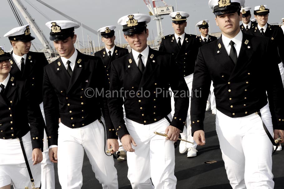Cadetti Accademia Navale /Nave Scuola Amerigo Vewspucci.A day on board of Italian School-Ship.Life of Cadets.