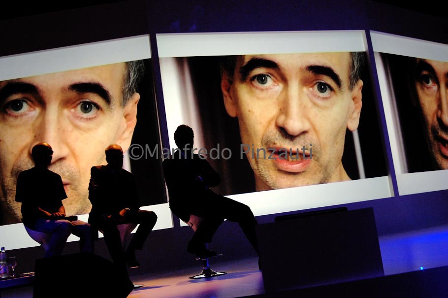 4 Philips LivingSimplicity . Franco Bolelli